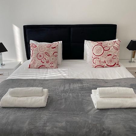 Berks Luxury Serviced Apartments , Free Parking, Free Gym And Free Wifi Bracknell Quarto foto